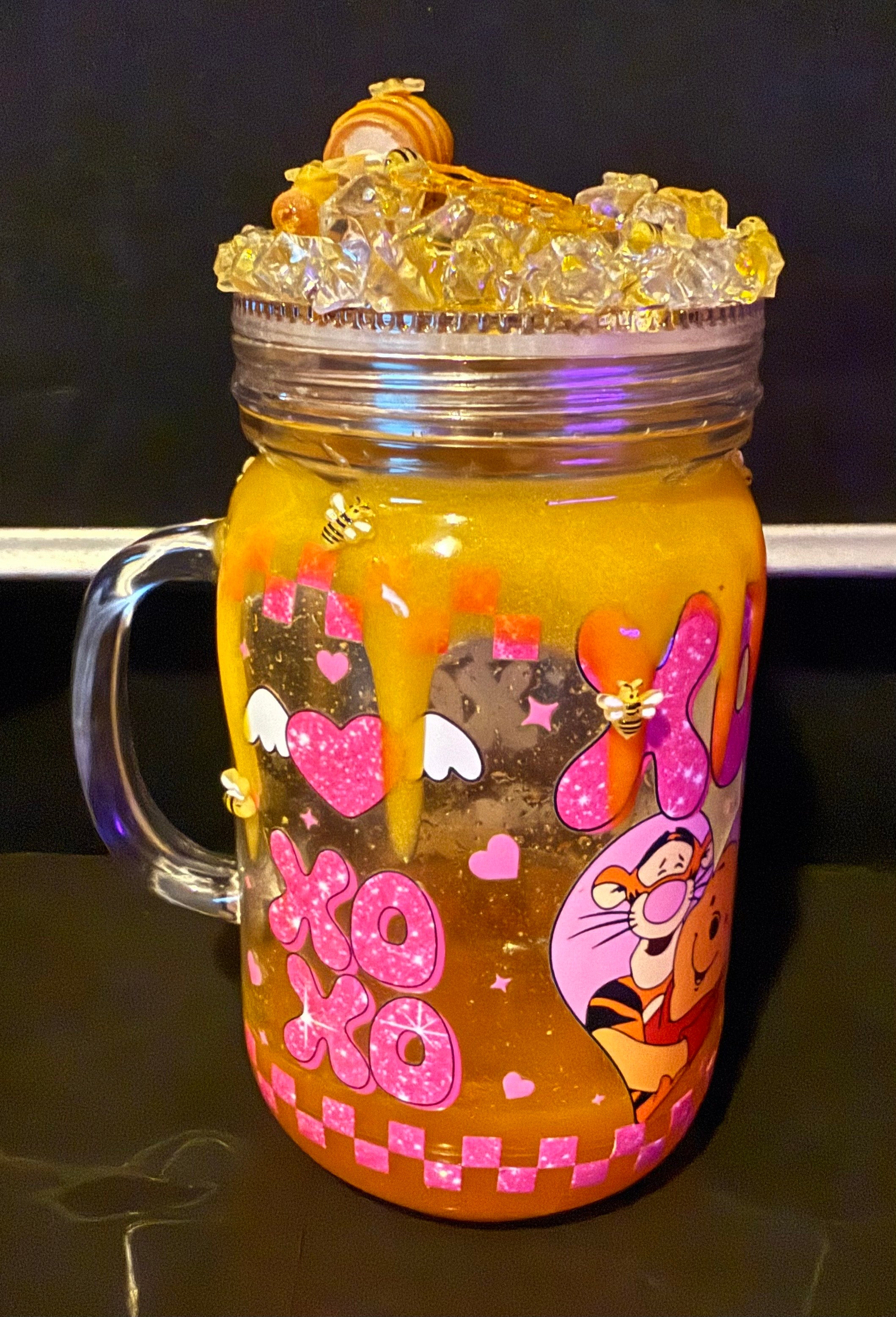 20 oz Honey drip snow globe with fancy lid